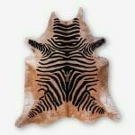 Brown Cowhide Rug Extra Large Size 240 x 230 cm Collection Brindle Close Up Photo 1 2 SKUHR00 RNRN49 XC2