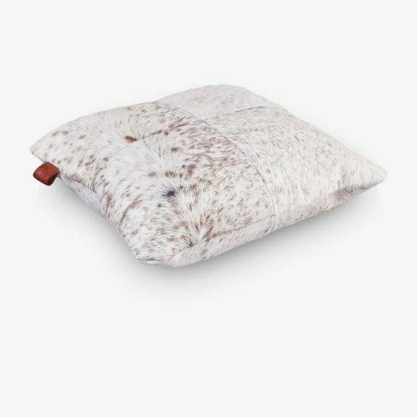 Cowhide Cushion Four Panels Tan Redish Size 40 x 40 cm Close Up Photo 1 3 SKUXR00 CPCA55 PC4 2